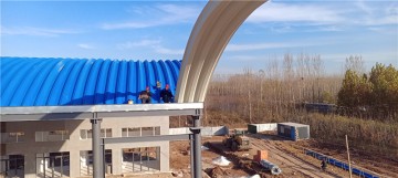 濰坊安丘農貿市場拱形屋頂工程案例